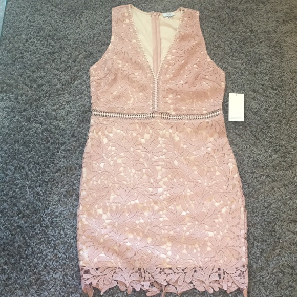 NWT Dusty pink crochet lace dress 🎀 - Picture 2 of 7